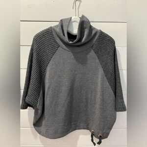 Textured Funnel Neck Pullover – Ruelle. Size xl